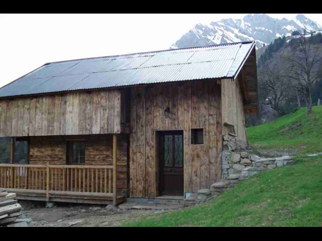 Chalet individuel St Martin Façade ouest avec l'Etale en arrière plan
